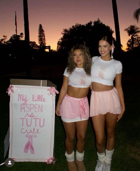 52 Hot College halloween costume ideas for blonde and brunette Dior Big Little Reveal, Big And Lil Reveal Ideas, Big Little Date Ideas, Simple Big Little Reveal, Twins Big Little Reveal, Bigs And Little Reveal, Big Little Reveal Themes Sorority 2024, Big Little Themes Unique, Twin Big Little Reveal