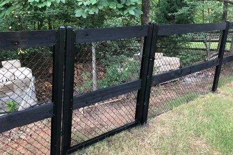 Ranch Rail Racked Gate Black Wooden Fence, Diy Wooden Fence, Black Chain Link Fence, Chain Link Fence Installation, Chain Link Fence Gate, Post And Rail Fence, Wood Fences, Safe Playground, Fence Installation