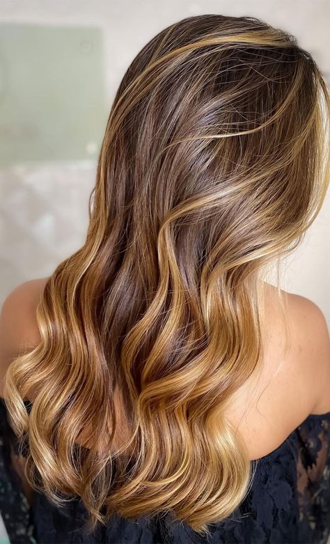 hair color Archives - Page 19 of 127 - Fabmood | Wedding Colors, Wedding Themes, Wedding color palettes Hair Colour Trends, Winter Hair Colors, Baby Lights, Wedding Color Palettes, Honey Hair Color, Honey Caramel, Hairstyles Aesthetic, Themes Wedding, Hair Color Streaks