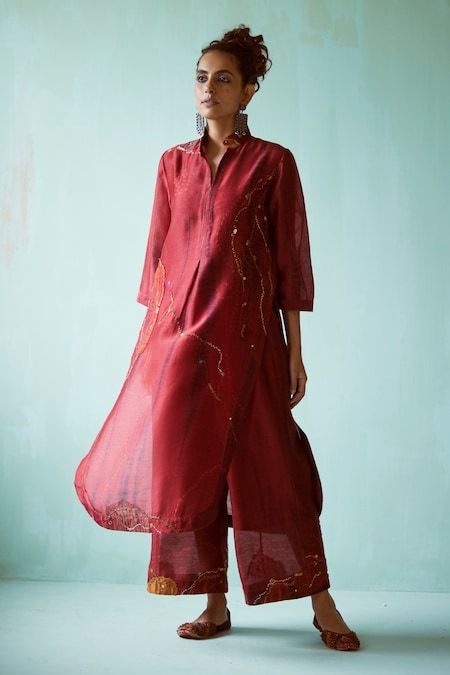 Buy Medha Red Chanderi Tie-dye Pattern Tunic And Pant Set Online | Aza Fashions Silk Kurti Designs, Kurta For Women, Latest Dress Design, Simple Kurti Designs, Pink Tunic, Abstract Hand, Tunic Pattern, Velvet Fashion, Silk Organza