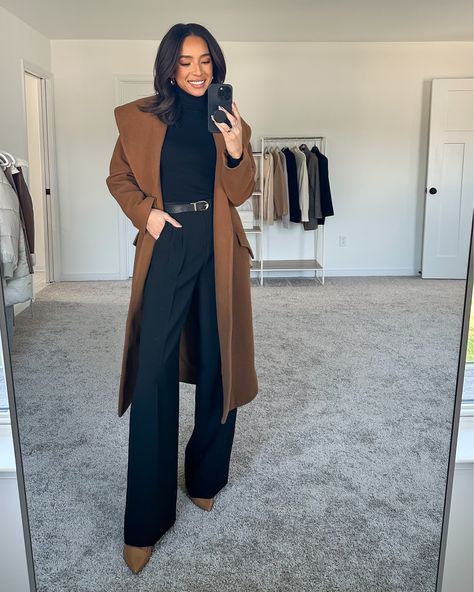 Winter Wide Pants Outfit, Black Pants Winter Outfit Work, Wide Black Trousers Outfit Winter, Black And Brown Office Outfit, Black Wide Leg Work Outfit, Wide Work Pants Outfit, Wide Leg Pants And Coat Outfit, Black Trouser Outfit Winter, Workwear Women Winter