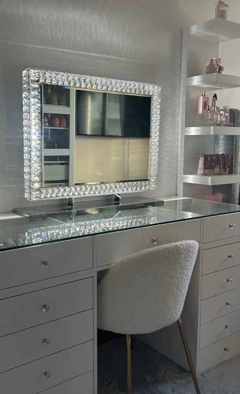 Room Inspo White, Floor Mirror Ideas, Vanity Inspo, Vanity Inspiration, Beauty Room Vanity, Room Girl, White Room Decor, Luxury Room Bedroom, Classy Bedroom