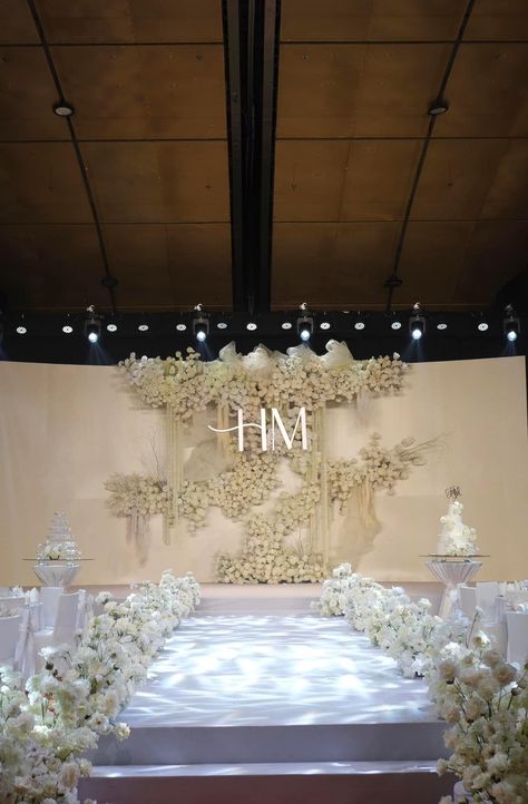 Wedding Stage Indoor, Floral Backdrop Wedding, Wedding Cermony, Fairytale Wedding Decorations, Wedding Stage Design, Dream Wedding Decorations, Wedding Backdrop Design, Wedding Backdrop Decorations, Dream Wedding Venues