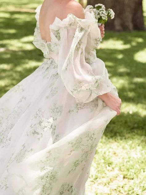 White And Sage Green Wedding Dress, Wedding Dress White And Green, Green Accent Wedding Dress, White Green Wedding Dress, Wedding Dress With Green Embroidery, Wedding Dress Green Embroidery, Wedding Dress With Green Vines, Wedding Dress With Vines, Green And White Floral Dress