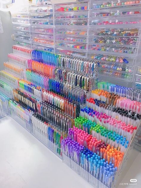 Pretty School Supplies, Stationery Obsession, Cute Stationary School Supplies, Cute School Stationary, Cool School Supplies, Stationery Essentials, Study Stationery, Pen Organization, Stationary School