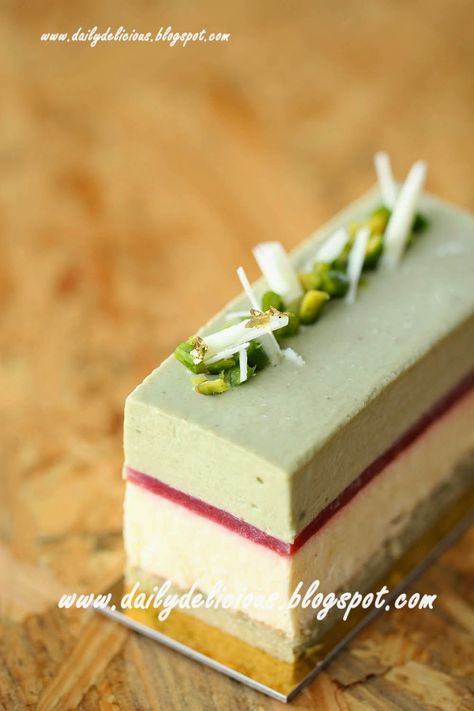 dailydelicious: Pistachio Vanilla Entremets Entremet Recipe, Dolci Finger Food, Patisserie Fine, Beautiful Desserts, A Piece Of Cake, Fancy Desserts, Piece Of Cake, Mini Desserts, Sweet Desserts