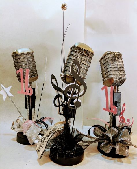 A musical themed party wouldn't be complete without these vintage microphones! Hobby lobby had them on sale! Music Themed Party Ideas, Elvis Centerpieces, Radio Themed Party, Grammy Themed Party Decoration, Karaoke Party Centerpieces, Music Themed Table Decorations, Rock Theme Party Decoration, Microphone Centerpiece Ideas, Vintage Music Themed Party