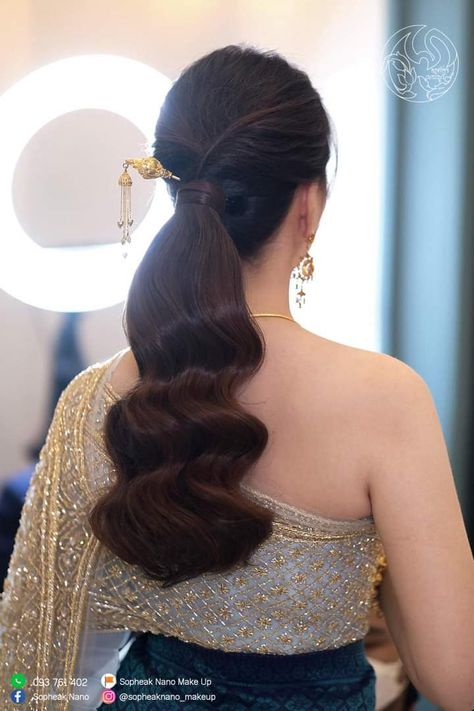 Thailand Hairstyle Women, Ponytail Hairdo Wedding, Hairdo Ponytail Wedding, Sangjit Hairstyle, Thailand Hairstyle, Cheongsam Hairstyle, Sangjit Hairdo, Thai Hairstyle, Hairstyle Graduation