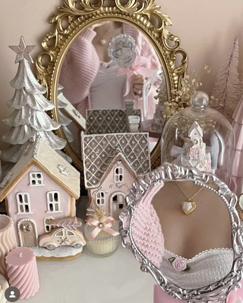 Pink Wonderland, Pink Aesthetic Christmas, Winter Pink Aesthetic, Pink Christmas Bedroom Aesthetic, Pink Christmas Room Decor Aesthetic, Christmas Bedroom Aesthetic Pink, Pink Christmas Themed Room, Pink Christmas Bedroom Decor Aesthetic, Pink Christmas Bedroom