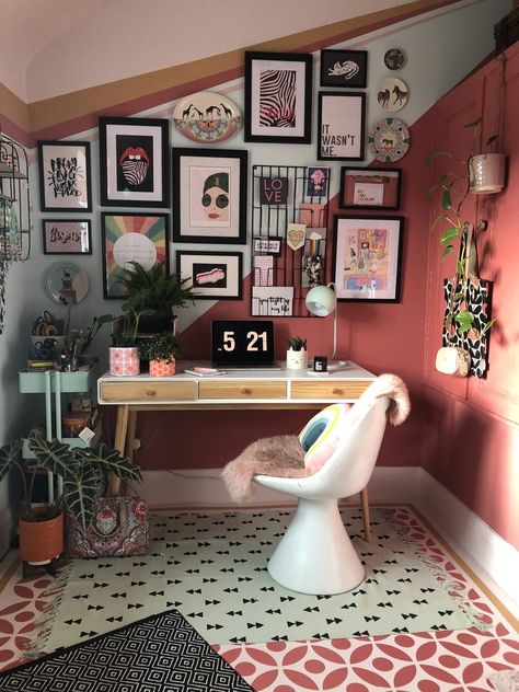 Office Gallery Wall, Perfect Gallery Wall, Retro Room, Diy Casa, Design Blogs, Retro Home Decor, Retro Home, Home Office Design, 인테리어 디자인