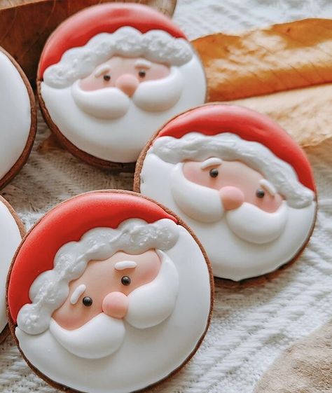 Christmas Cookie Cake, Cookie Icing, Christmas Snacks, Icing Cookies, Fun Cookies, Cookies Recipes Christmas, Cookie Cake, Decorated Cookies, Christmas Cake