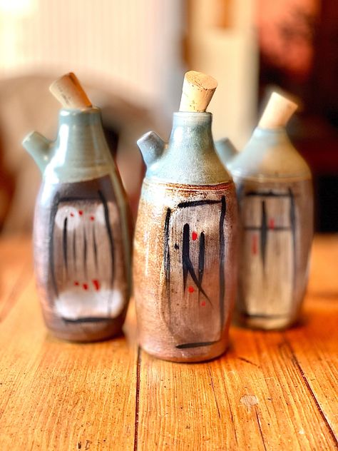 Ceramic Soy Sauce Dispenser, Ceramic Oil And Vinegar Bottles, Sauce Dispenser, Oil Cruet, Pottery Bottles, Bottle Dispenser, Ceramics Inspiration, Olive Oil Dispenser, Pottery Inspiration