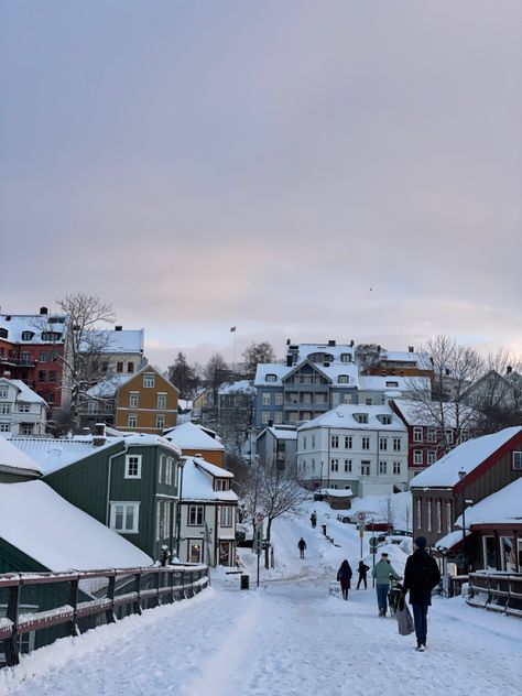 Living In Norway Aesthetic, Living In Norway, Norway Winter Aesthetic, Scandinavia Aesthetics, Norway Aesthetic Winter, Snowy Norway, Norway Living, Norway December, Scandinavia Aesthetic