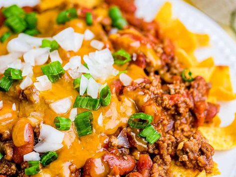 Frito Chili Pie - NewsBreak Frito Chili, Frito Chili Pie, Chili Pie, Chicken Dumplings Recipe, Frito Pie, Salisbury Steak Recipes, Fall Comfort Food, Potatoe Casserole Recipes, Fried Apples