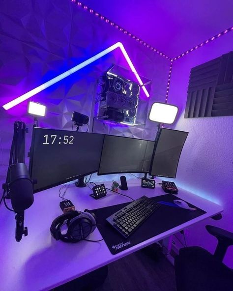 Gaming Chair Ideas, Gamer Room Setup, Room Ideas Gamer, Gamer Room Ideas, Gamer Desk Setup, Dream Desk Setup, Dark Academia Room Ideas, Small Room Setup, Desktop Ideas