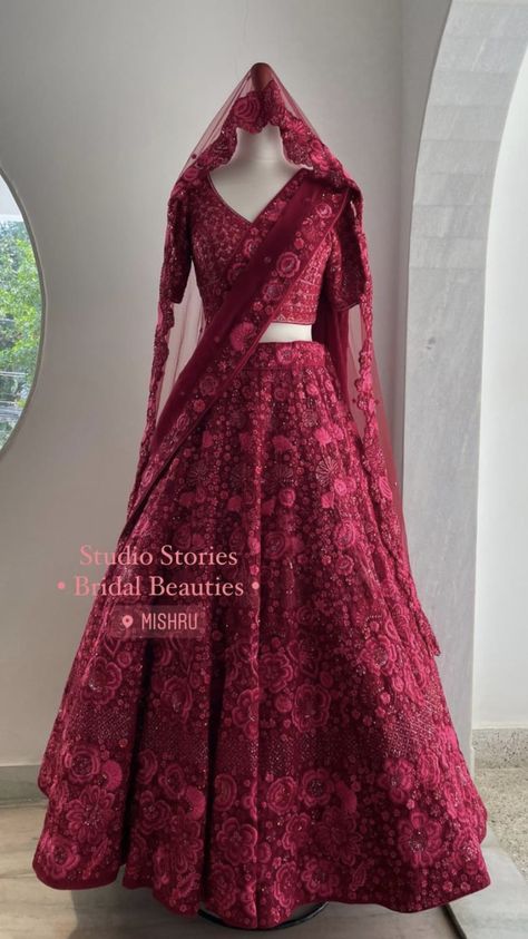 Simple Bridal Lengha, Mehroon Lehenga Simple, Red Wine Lehenga Bridal, Wine Shade Lehenga, Maroon Red Lehenga, Maroon Net Lehenga, Maroon Colour Lehenga, Baju Kahwin, Designer Bridal Lehenga Choli