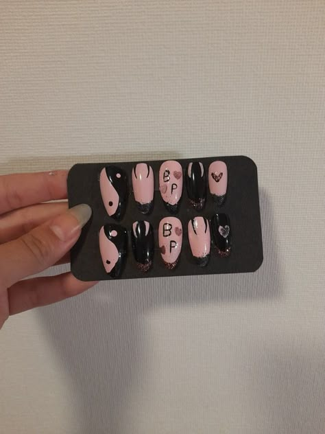 Nail art, blackpink Pink Venom, kpop Pink Venom Nails Blackpink, Black Pink Nails Designs Kpop, Kpop Nail Art Blackpink, Blackpink Nails Ideas, Blackpink Nails Designs Kpop, Pink Venom Nails, Black Pink Nails Kpop, Nail Art Blackpink, Blackpink Nails Designs