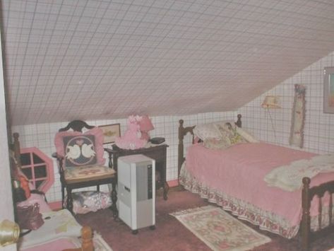 Scary Creepy, Pink Room, Room Aesthetic, On The Floor, Dream Room, The Floor, Girl Room, Pink Aesthetic, Girls Bedroom