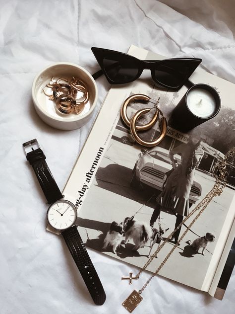 Flay Lay Inspiration, Photography Flat Lay Ideas, Jewelry Flat Lay Ideas, Flat Lay Fashion Photography, Aesthetic Flatlay Ideas, Flat Lay Aesthetic, Laydown Styling, Ugc Inspiration, Flat Lay Ideas