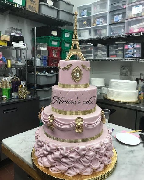 Paris Quinceanera Theme, African Wedding Cakes, Paris Themed Cakes, Paris Sweet 16, Apple Cake Pops, Quince Cakes, Quince Cake, Sweet 16 Party Decorations, Purple Cakes Birthday