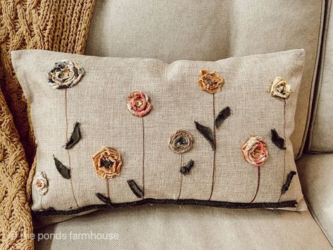 Y’all know that I’m a waste not kinda girl and have shared several scrap fabric DIY projects with you in the past. Well here is my latest and I hope you like it.This may be the Easiest To Make Scrap Fabric Decorative Pillows for Fall, because it can be made in less than 30 minutes.With the holidays just around the corner, this project would make great gifts for your family or friends. It’s a quick, inexpensive project and you can personalize the pillows for each person.Ideas for Scrap… Fabric Diy Projects, Pink Napkins, Applique Pillows, Spring Pillows, Candle Wrap, Fabric Diy, Pillow Ideas, Ways To Organize, Heart Pillow