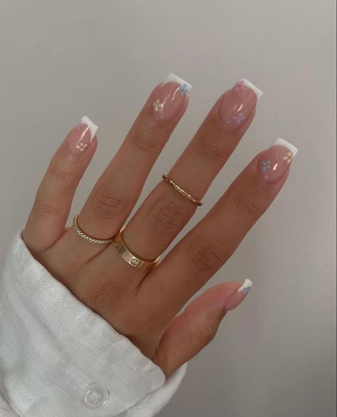 Flowers And French Tip Nails, Summer Gel Nails Ideas Short French Tip, Spring Nail Sets Short, Square French Tip Nails With Design, Gel Polish Natural Nails, Shorties Nails, French Tip Gel Nails, Holiday Acrylic Nails, Biab Nails