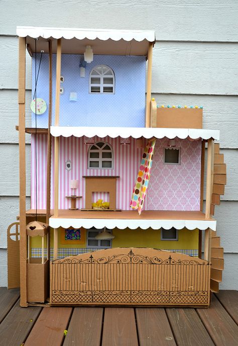 earth day diy cardboard barbie house Recycler Diy, Carton Diy, Cardboard Dollhouse, Ikat Bag, Cardboard Toys, Cardboard House, Diy Recycle, Barbie House, Diy Cardboard