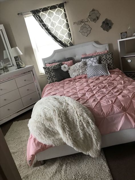 Luxury Room Bedroom, Bedroom Decor For Teen Girls, Cute Bedroom Ideas, Girl Bedroom Designs, Teen Room Decor, Apartment Decor Inspiration, Teen Bedroom Decor, Luxury Rooms, Girl Bedroom Decor