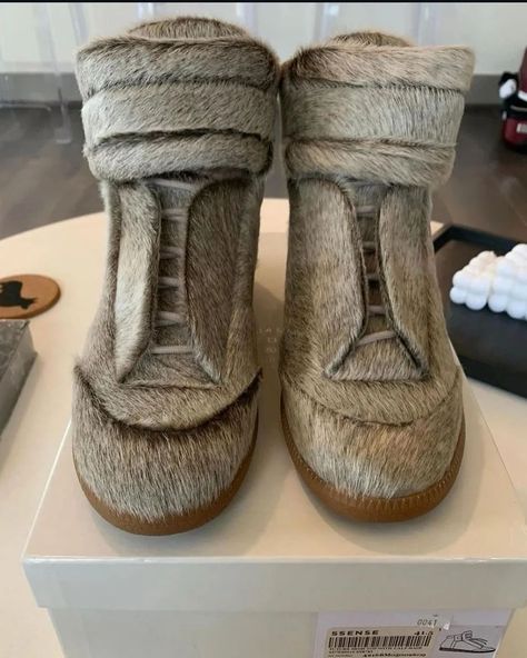 Maison Margiela Future High "Yeezus Tour" limited edition fur shoes 🪧 . . . #margiela #rickowens #archive #fashion #archivefashion #shoes #fur #japan #designer #inspiration #inspo #moderndesign #design #aesthetic #fyp #viral #opiumcore Margiela Future, Yeezus Tour, Hype Beast, Fashion Men Streetwear, Margiela Shoes, Street Fashion Men, Fur Shoes, Online Closet, Archive Fashion