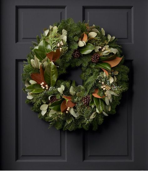 Magnolia Wreath Decor, Magnolia Christmas Wreath, Fresh Wreaths, Christmas Wreath Designs, Fresh Christmas Wreath, Cedar Wreath, Fresh Wreath, White Berries, Magnolia Wreath