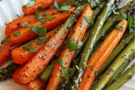 Roasted Asparagus & Carrots Asparagus Carrots, Carrots Recipe, Salmon And Asparagus, Recipe Simple, Carrot Recipes, Roasted Asparagus, Try It, Asparagus, Healthy Food