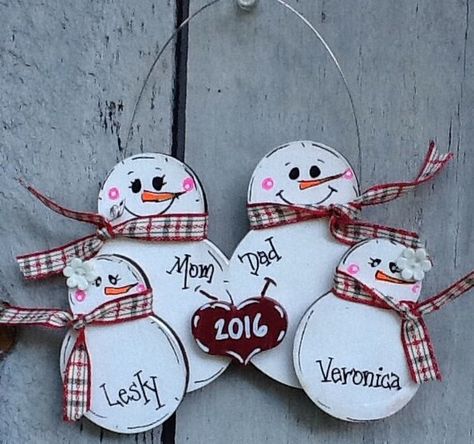 2021 Family Ornament Family Ornament 2021 Snowman Family | Etsy Snowman Couple, Small Snowman, Wooden Snowmen, Ornament Snowman, Snowman Family, Rustic Ornaments, Family Ornaments, Snowman Gifts, Pot Hanger