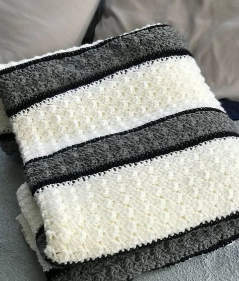 Crochet Tutorial & Patterns | I'm starting to crochet and I want to show this recent work that I finished, I'm starting and I hope it pleases the group  | Facebook Three Colored Crochet Blanket, Gray And White Crochet Blanket, Crochet Blanket For Man, Tri Color Crochet Blanket, Gray Crochet Blanket, White Crochet Blanket, Crocheting Blanket, Crotchet Blankets, Girl Crochet Blanket