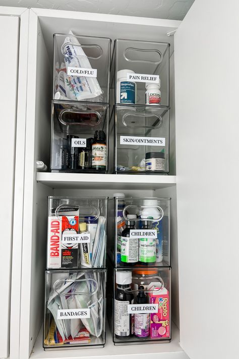 Organized Medicine, Medication Organization Storage, Small Medicine Cabinet, Medicine Cabinet Organization, Medication Organization, Medication Storage, Organization Station, House Organisation, Medicine Organization