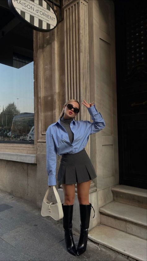 Noel Outfit, Grey Mini Skirt Outfit, Gray Skirt Outfit, Crystal Pants, High Combat Boots, Oversized Overcoat, Knee High Combat Boots, Skirt Outfit Summer, Grey Pleated Skirt