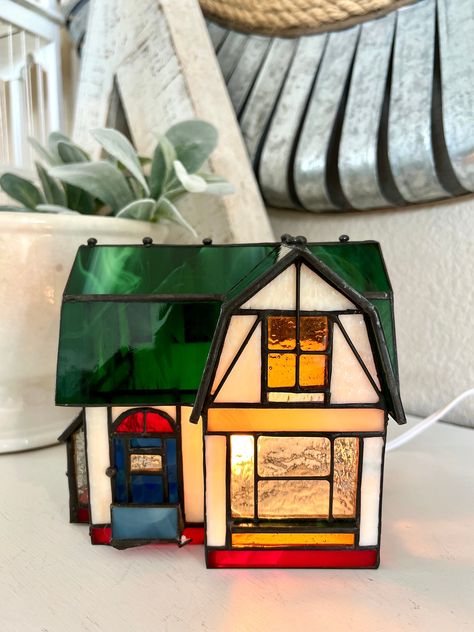 Stained Glass Village Houses, Stained Glass House Patterns, Cottage Tudor, Stained Glass House, Light Up Table, Tudor Cottage, Glass Things, Cottage Lighting, House Lamp