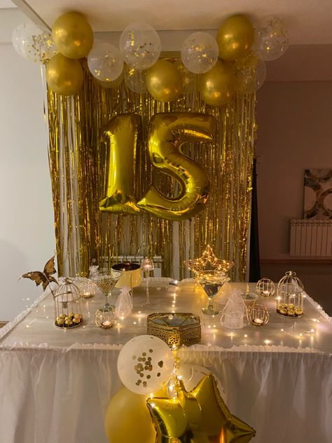 Taylor Swift Fearless Decorations, Fearless 15 Cake, 15 Taylors Version Cake, Taylor Swift Fearless Themed Birthday Party, Fearless Taylor Swift Party Theme, Fearless Party Taylor Swift, Fearless Themed Party, Fearless Birthday Cake, Taylor Swift Fifteen Birthday Party