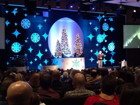 Kids Church Christmas, Christmas Stage Decorations, Christmas Stage Design, Church Stage Design Ideas, Concert Stage Design, Christmas Stage, Stage Design Ideas, Cool Christmas, Christmas Church