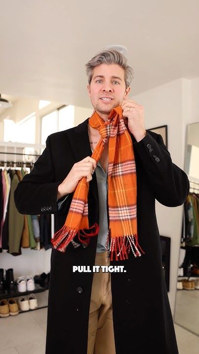 How To Wear A Scarf Men Style, Scarf Folding Ideas, How To Fold Scarf, Closet Vision Board, Restyle Clothes, Ways To Tie A Scarf, Chic Office Wear, Scarf Styling, Neck Tie Knots