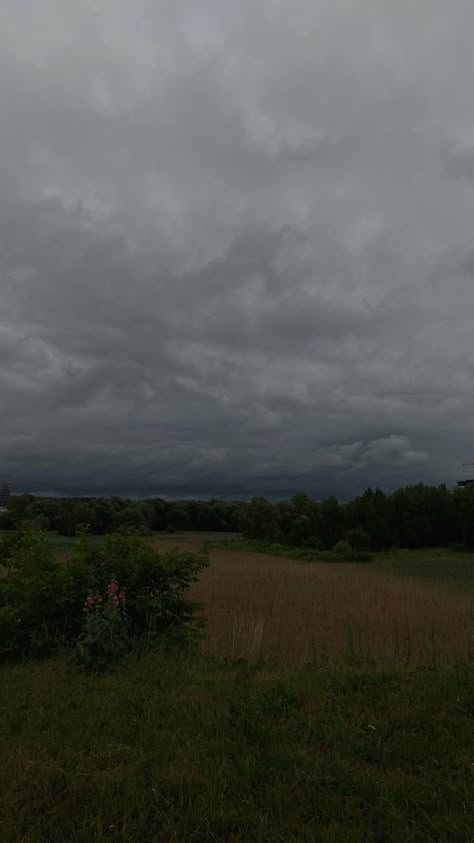 Storm In A Field, Thunderstorm Wallpaper Iphone, Storm Iphone Wallpaper, Before Rain Weather, Stormy Weather Aesthetic Wallpaper, Quiet Storm Aesthetic, Rainy Field Aesthetic, Before Storm Aesthetic, Calm Before The Storm Aesthetic