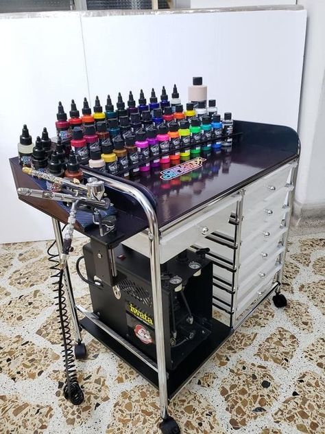 Work Station#tattoo #tattooequipment #tattoomachine Tattoo Supplies Organization, Tattoo Ink Display, Tattoo Storage Ideas, Tattoo Supply Organization, Tattoo Set Up Station At Home, At Home Tattoo Studio, Small Tattoo Studio Ideas, Small Tattoo Studio Interior, Tattoo Organization