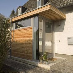 Hausvorbauten Porch Extension, Sas Entree, Veranda Design, Building A Porch, Modern Entrance, Front Porch Design, House Extension Design, Side Porch, Entrance Porch