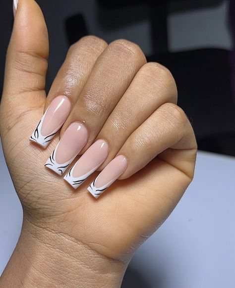 Nails Design For Black Skin, Acrylic Nails Nude, Diy Acrylic Nails, French Tip Acrylic Nails, Glow Nails, Classy Acrylic Nails, Short Square Acrylic Nails, Acrylic Nails Coffin Pink, Unique Acrylic Nails