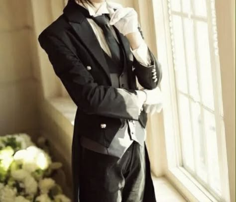 A Vampire's Love, Butler Suit, Butler Aesthetic, Butler Outfit, Aesthetic Cosplay, Royal Aesthetic, Sebastian Michaelis, Black Butler Anime, Black Butler Kuroshitsuji