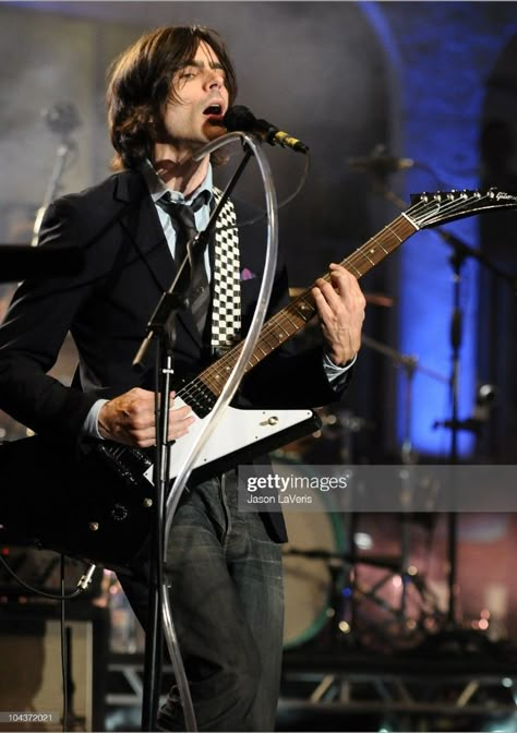 Weezer Brian Bell, Brian Bell Weezer 90s, Brian Bell 90s, Brian Bell, Rivers Cuomo, Buddy Holly, Incubus, Emo Guys, Weezer