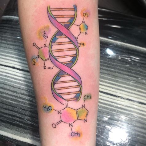 Tiny Tina 江婷 no Instagram: “Did a fun DNA/molecule tattoo on @carogers89 yesterday! . . . . #tattoo #tattoos #girlswithtattoos #ladyartist #girlswithink…” Kingfisher Tattoo, Science Tattoo, Dna Tattoo, Molecule Tattoo, Family Tree Tattoo, Tiny Tina, Dna Molecule, Watercolor Tattoos, Disney Tattoo