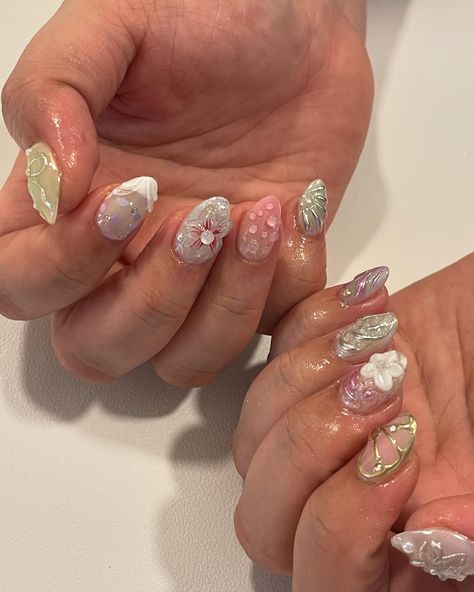 Freestyle Bibble nails on XS short almond by @apresnailofficial 🌸🫶🏼 Short Nails With 3d Design, Almond Junk Nails, Short 3d Nails, Junk Nails Short, Junk Nails, Short Almond Nails, Makeup Nails Art, Short Almond, Almond Nails Designs