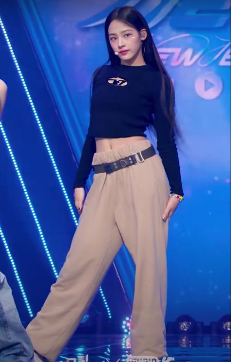 new jeans #minji New Jeans Minji Fashion, New Jeans Minji Outfits, Minji New Jeans Outfits, Minji Attention Outfit, New Jeans Clothes Kpop, New Jeans Minji Kpop, New Jeans Outfits Kpop, Nwjns Outfit, New Jeans Kpop Outfits