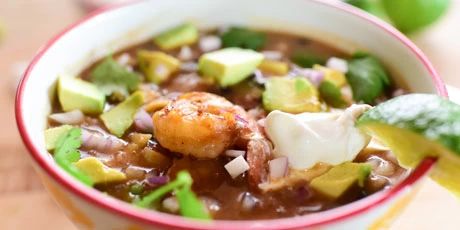 This Mexican/southwest-inspired soup features large shrimp alongside chopped veggies, tomatoes, avocado, red onion and black beans. Shrimp Tortilla, Soup With Shrimp, Chopped Veggies, Tortilla Soup Recipe, Food Network Canada, Pioneer Woman Recipes, Large Shrimp, Ree Drummond, Tortilla Soup