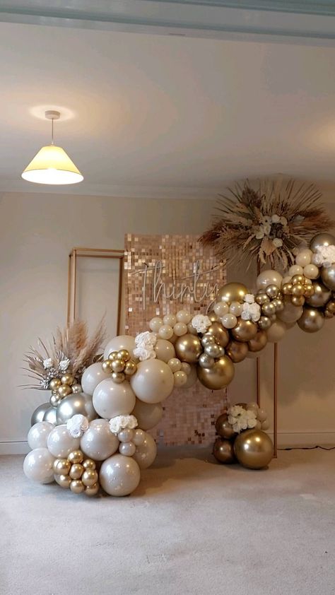 Brown And Gold Balloon Garland, Neutral Color Birthday, Neutral Birthday Decorations, Neutral Party Decorations, Champagne Quinceanera Theme, Gold Balloon Garland, 50th Birthday Balloons, Deco Ballon, 40th Birthday Party Decorations